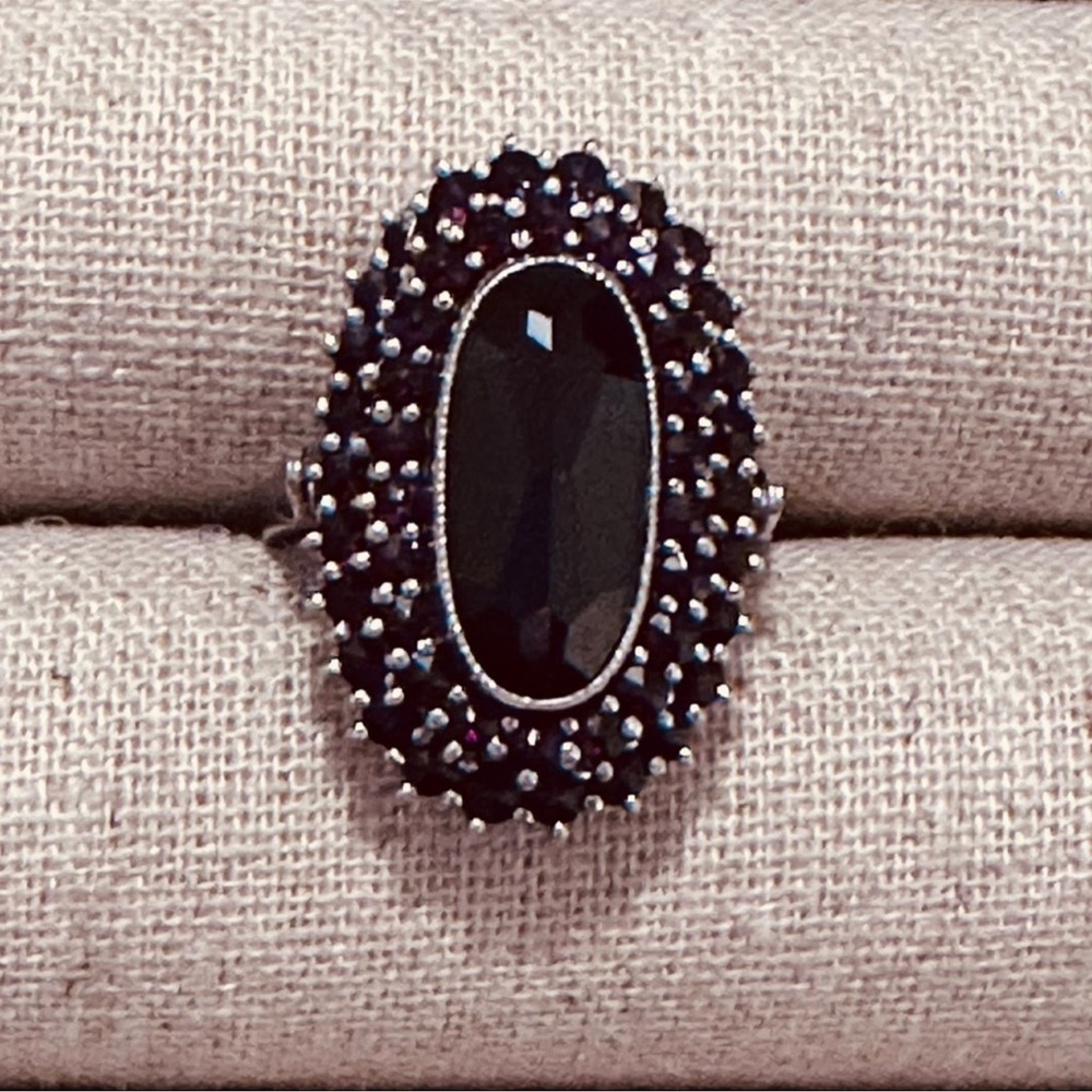 Prague | Ring | Garnet Ring in Sterling Silver - Picture 10 of 10